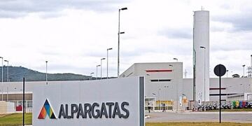 La fábrica Alpargatas cierra su planta en Catamarca y despide 446 trabajadores