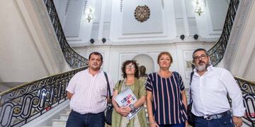 Tras las dos horas que duró la reunión se ratificó el descuento de los días de paro