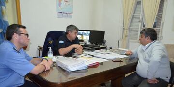 Reunión entre policía y municipio\u002E