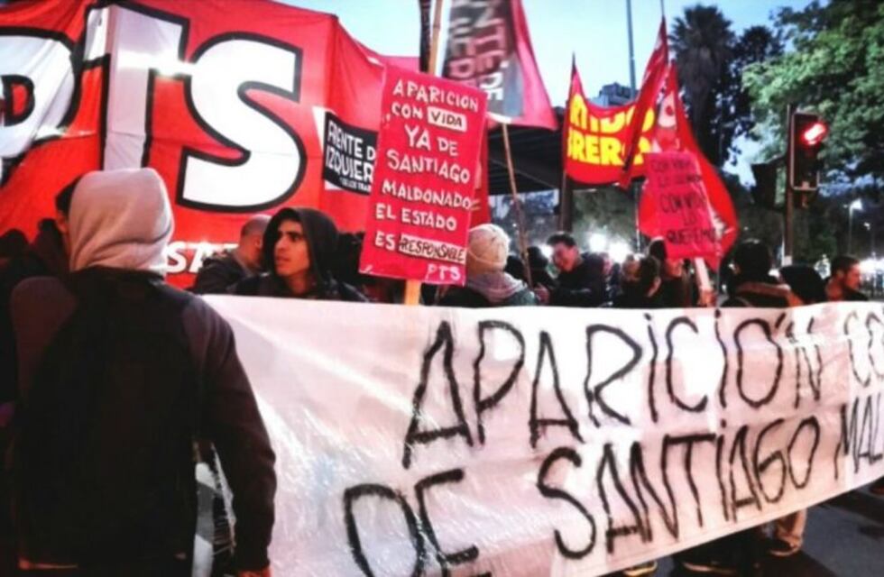 Cortaron el tránsito en la Plaza Sarmiento para pedir la aparición con vida de Santiago Maldonado
