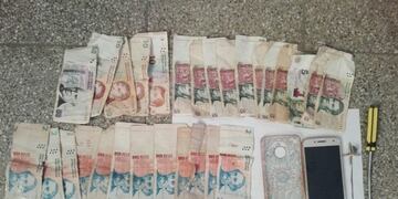 Asaltaba con un destornillador y una mini espada