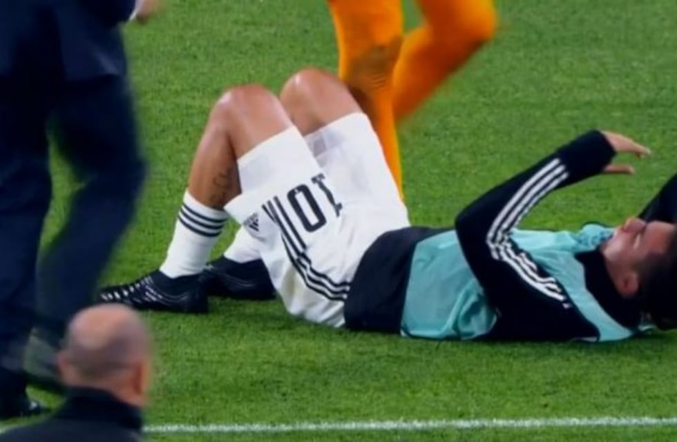 El momento del pelotazo que le dio Szczesny a Paulo Dybala