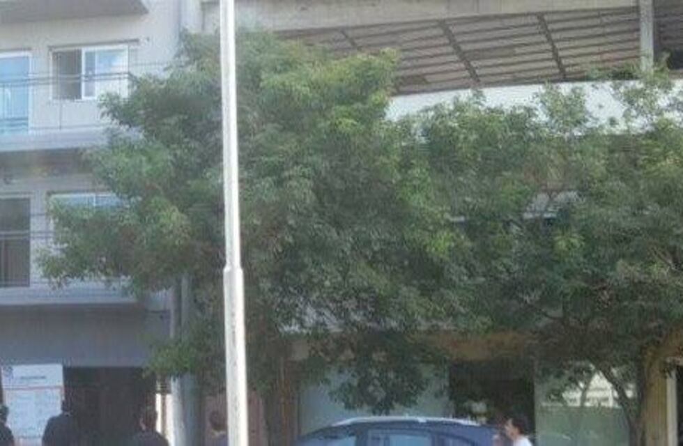 Explosión en un edificio en construcción: un obrero recibió una descarga eléctrica