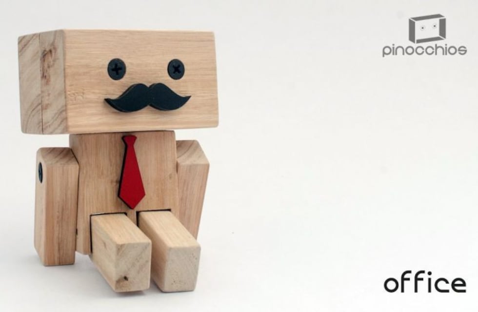Pinocchios de madera: los juguetes diseñados por un emprendedor cordobés