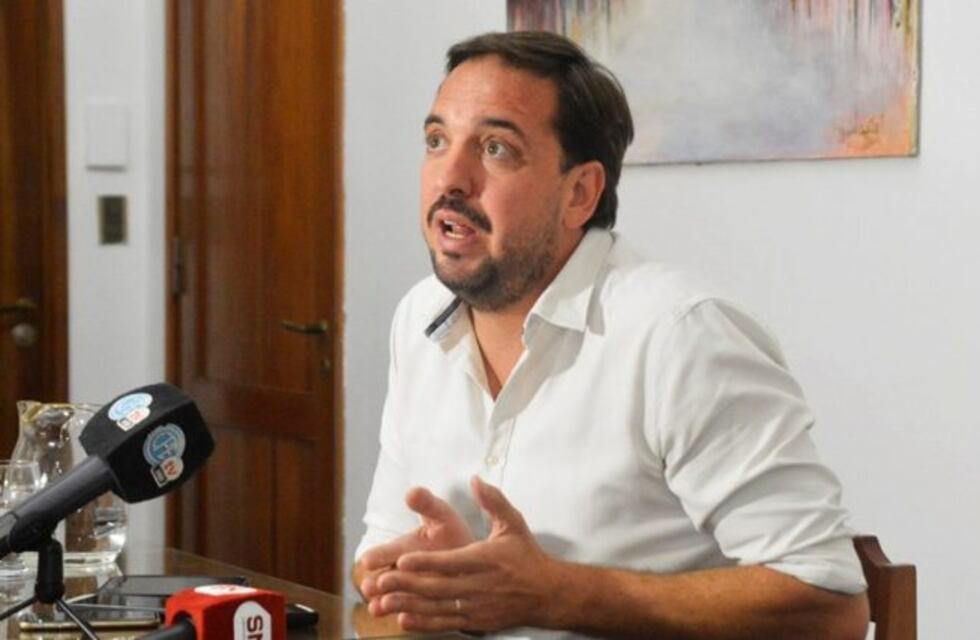 La Municipalidad de Santa Rosa contrató a una empresa de Buenos Aires para que le maneje las redes sociales