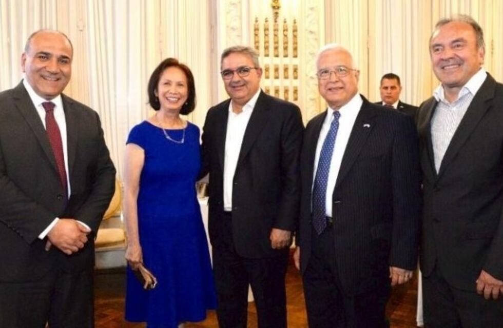 El gobernador electo, Raúl Jalil estuvo con el embajador de Estados Unidos en Tucumán