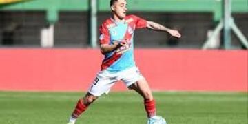 Con el pie derecho\u002E El hijo del ex Boca pasó a Arsenal y disfruta del gol y de la punta\u002E