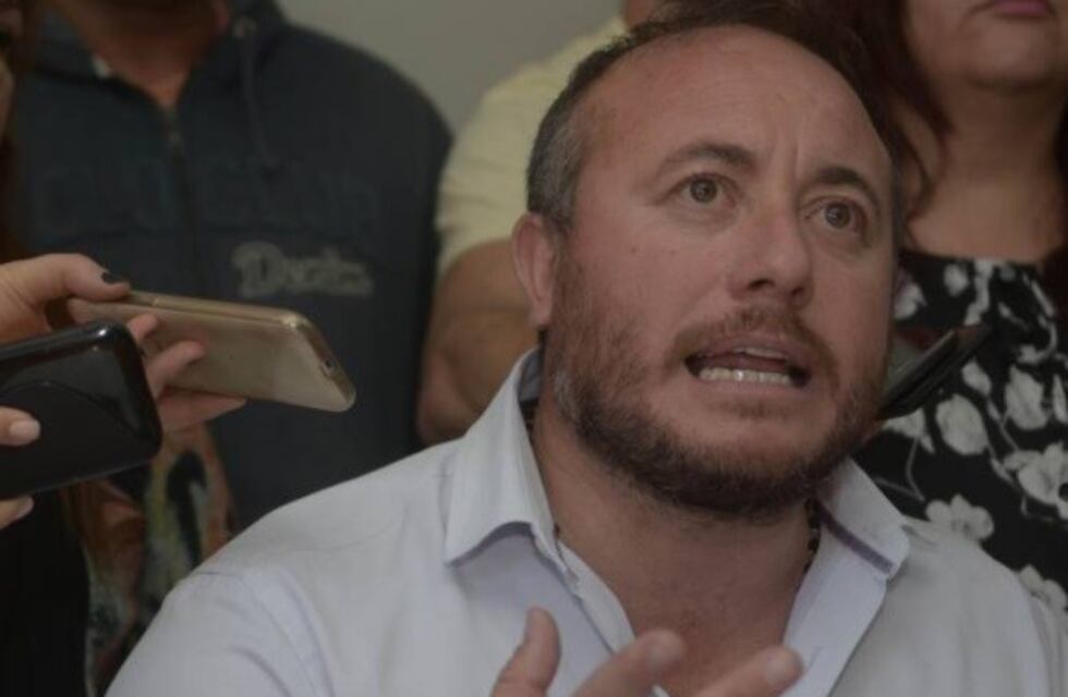 Cornejo pide "libre deuda" a los estatales y los gremios van por la nulidad