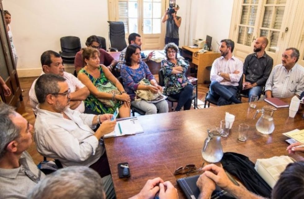 El Gobierno de Santa Fe anunció que no habrá descuento a los maestros por los días de paro