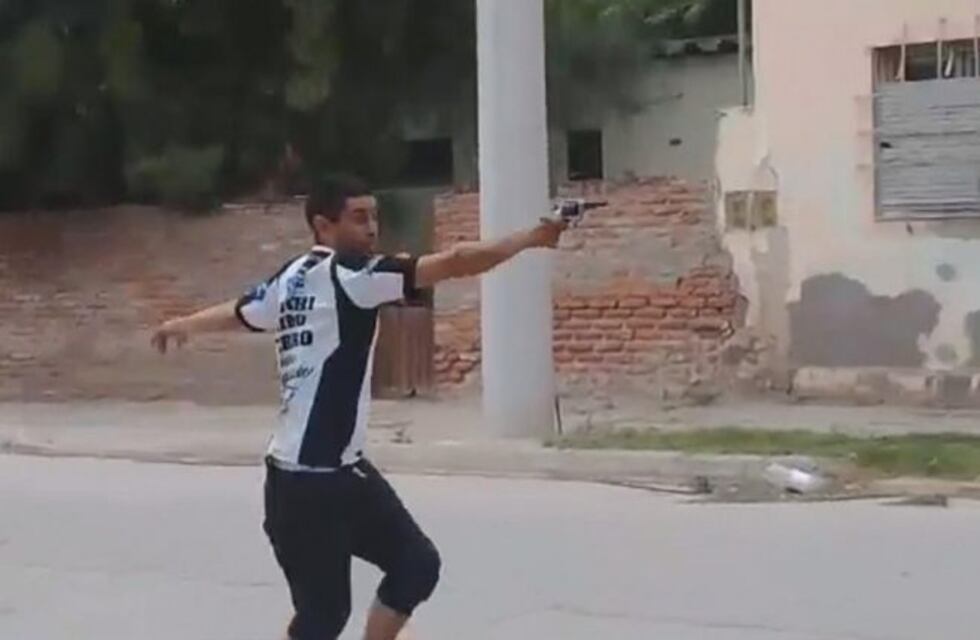 Dos grupos se enfrentaron a los tiros en plena calle