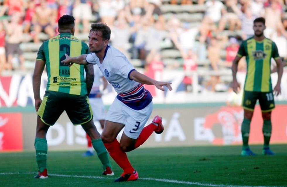 Aldosivi perdió sin atenuantes 3 a 1 ante San Lorenzo en el Minella
