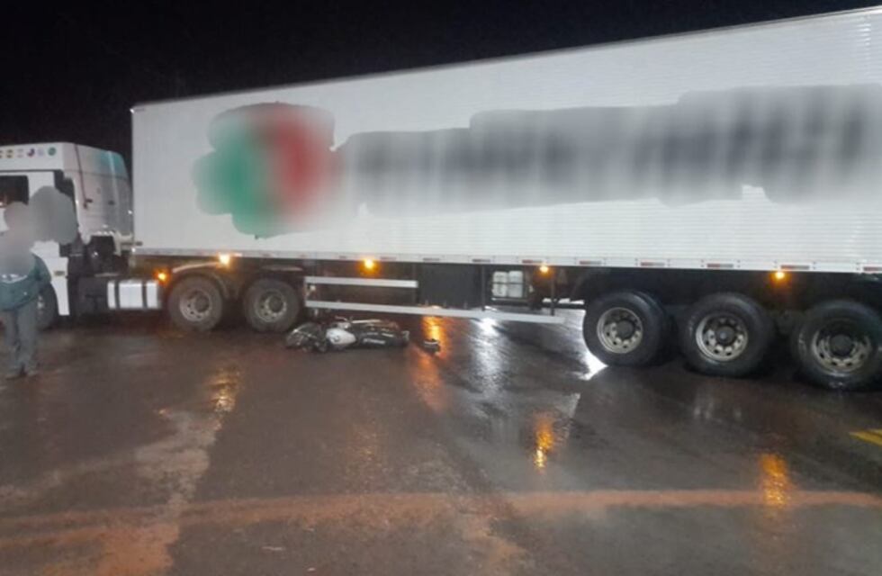 Un motociclista resultó herido tras chocar con un camión en Puerto Libertad