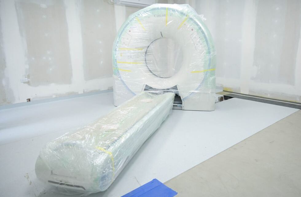 El tomógrafo adquirido por el Municipio de Arroyito, llegó al Hospital Carlos Rodríguez