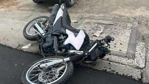 Motociclista hospitalizado tras un fuerte choque en San Antonio