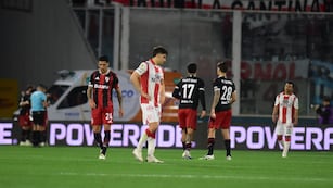 Instituto perdió por 4 a 0 con River en el Kempes. (José Gabriel Hernández / La Voz)