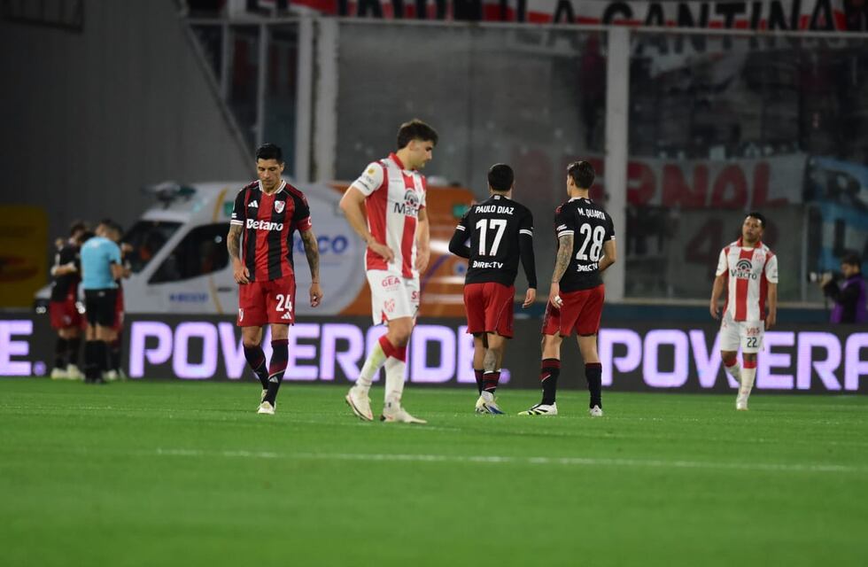 Instituto perdió ante River por 4 a 0 en el regreso de ambas hinchadas al Kempes