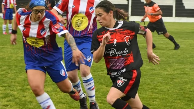 Denisse Ayón convirtió dos goles para la victoria de Sporting en el clásico. (Foto: @alejandra_1972 )