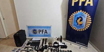 Detuvieron a un adolescente de 16 años que planeaba un tiroteo en un colegio en Caballito