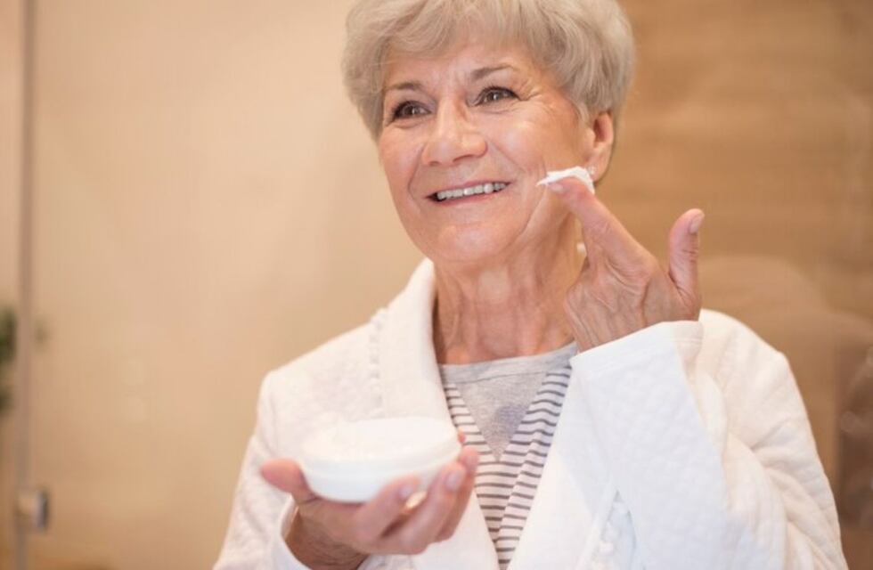 Cómo cuidar la piel después de los 80 y luchar contra el edadismo
