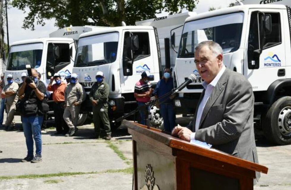 El gobernador Osvaldo Jaldo recorrió obras en Monteros