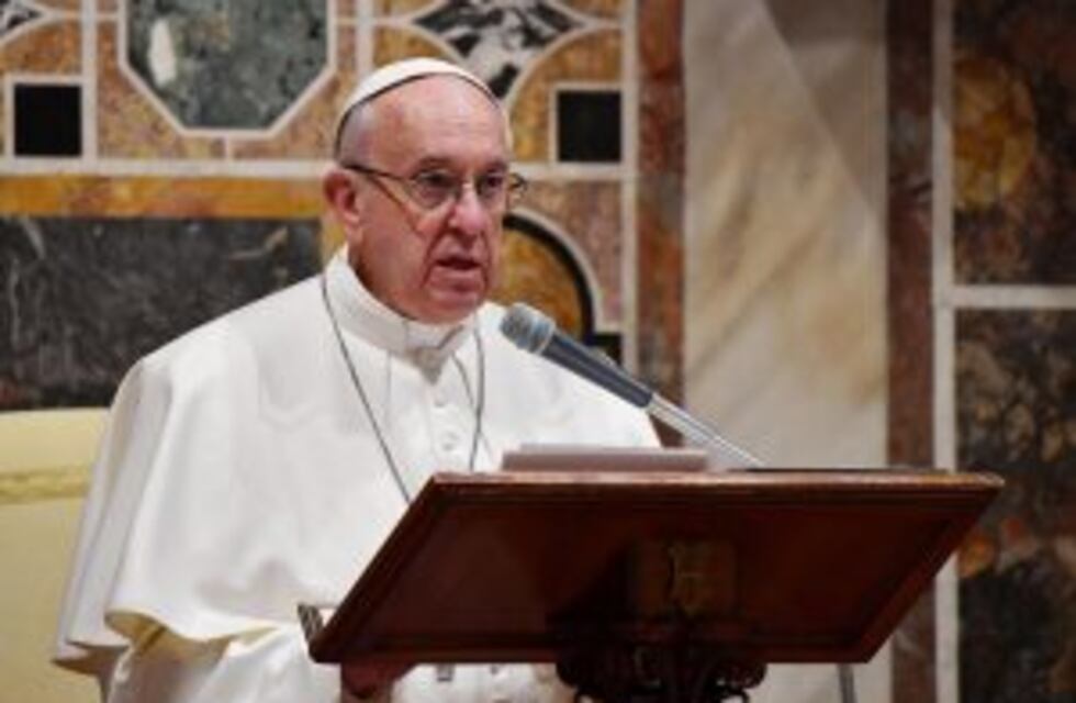 El Papa bautizó a 13 niños nacidos en la zona del terremoto que sacudió en agosto a Italia