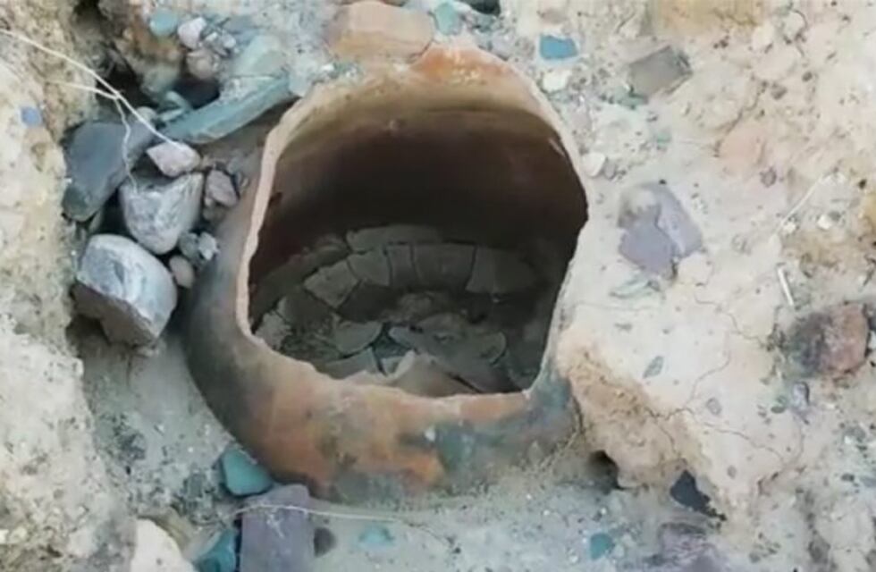 Hallaron una olla globular de más de 600 años de antigüedad