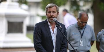 BAS101. BUENOS AIRES (ARGENTINA) 25/01/2017.- El ministro del Interior de Argentina, Rogelio Frigerio, habla durante la presentaciu00f3n del sistema de Informaciu00f3n Anticipada de Pasajeros, que obliga a las lu00edneas u00e1reas a brindar datos sobre los viajeros para