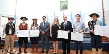 Reconocimientos por sostener las tradiciones y por la labor docente