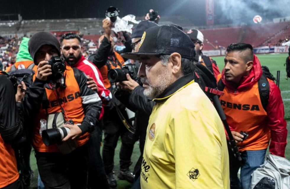 El abogado de Maradona ofició como su vocero: "Va a llamar a Messi para disculparse"