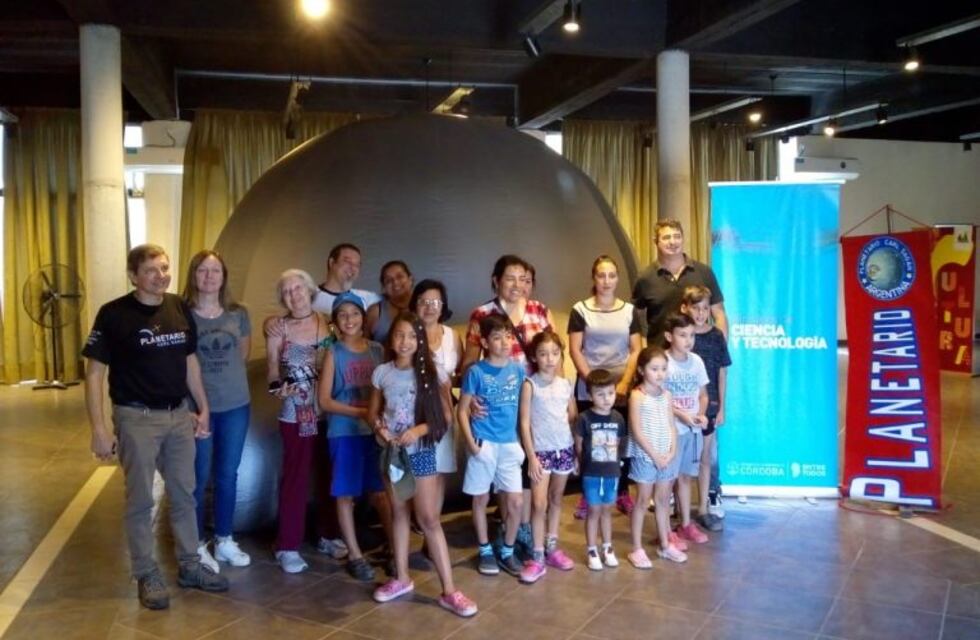 Mina Clavero: Vecinos y turistas se acercaron al cielo con el planetario móvil