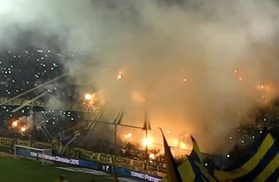 Piden sancionar a Central por prender bengalas en el Gigante