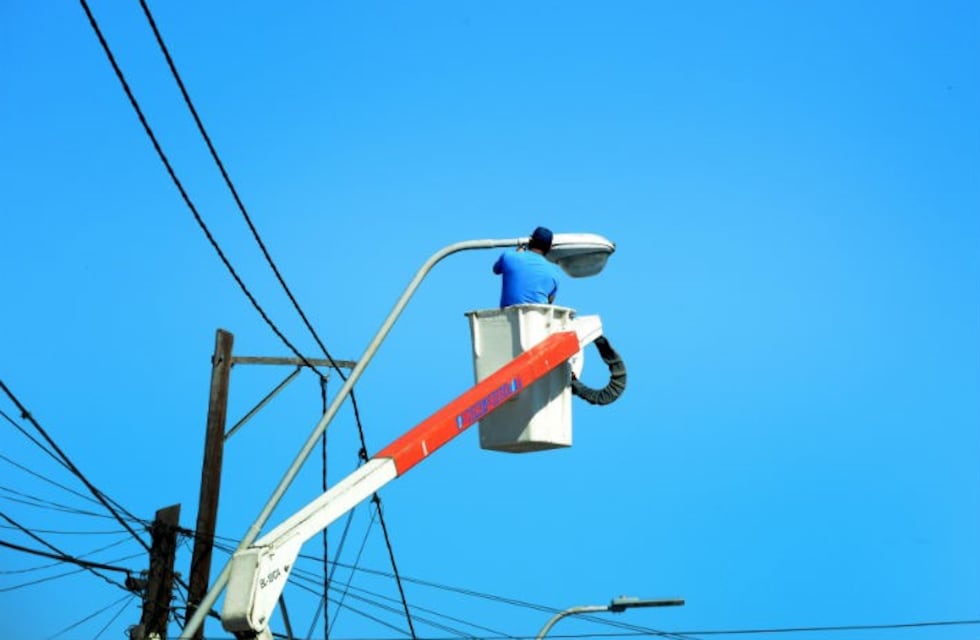 Por obras de alumbrado público diferentes sectores de Córdoba sufrirán cortes de luz