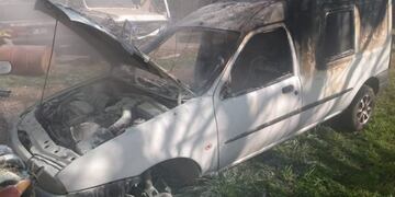 Insólito: prendió fuego su propio vehículo porque se lo llevaron al corralón