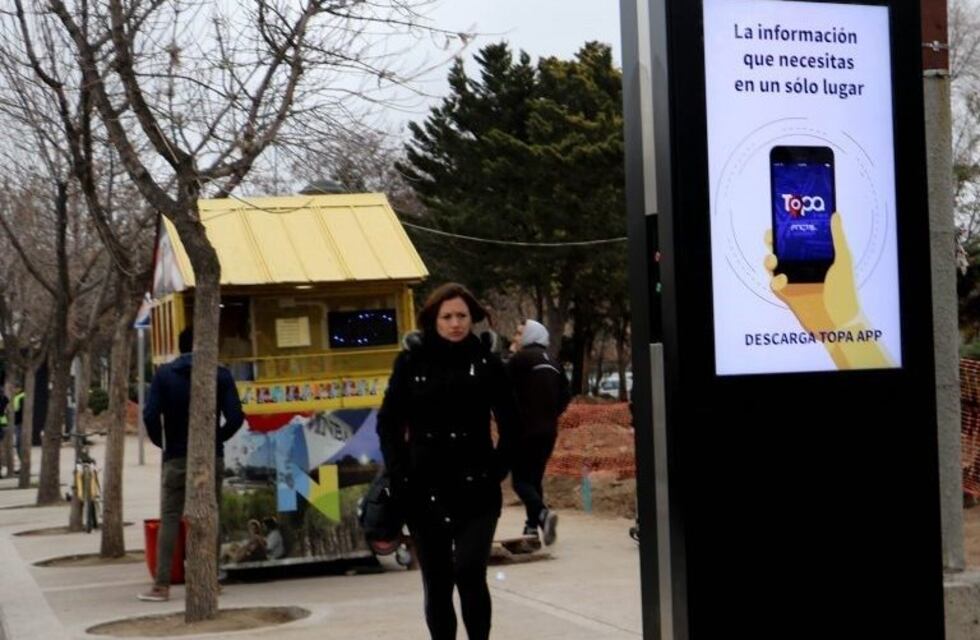Instalaron tótems en las paradas neuquinas