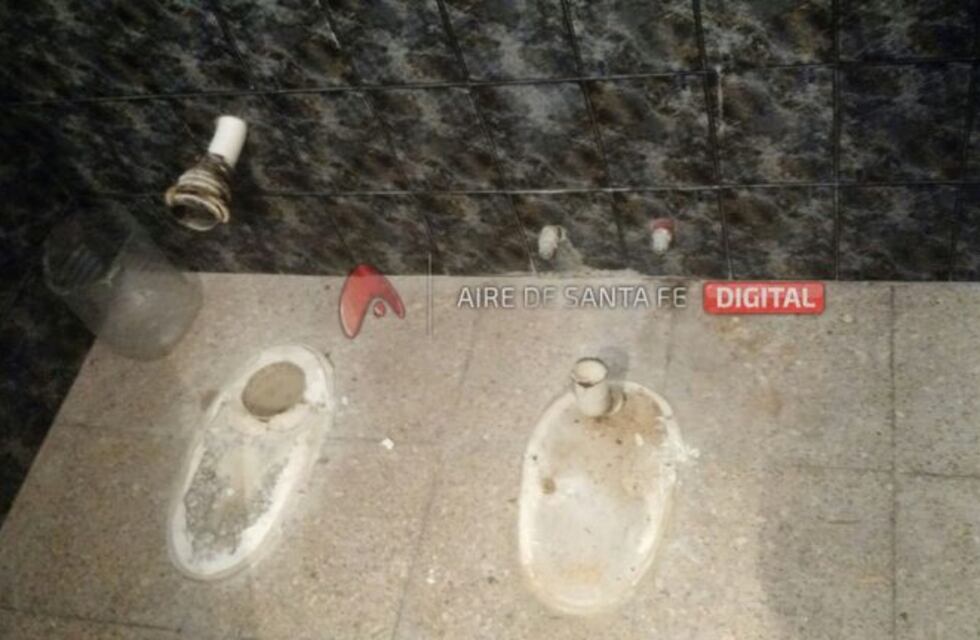 Insólito: como ya no tenían qué robarle, se llevaron los sanitarios