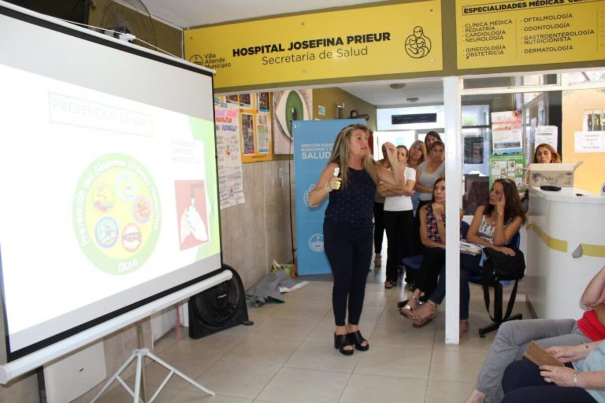 charla sobre Síndrome Urémico Hemolítico