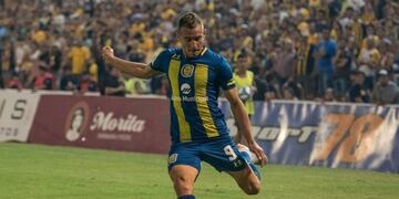 El goleador lleva casi un año sin jugar debido a la pandemia de coronavirus. (@carcoficial)
