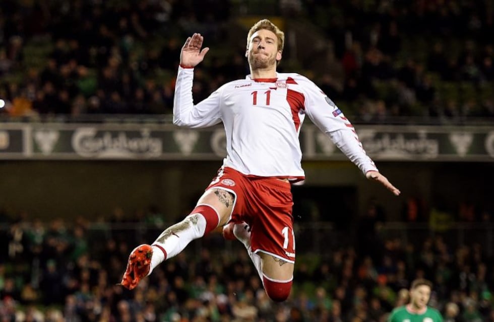 Fiestas, alcohol y mujeres: la "tradición" en las concentraciones de la Selección Dinamarca