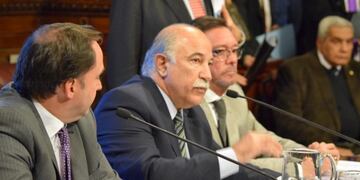 El senador Mario Fiad abre el plenario de comisiones