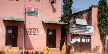 Desmantelaron una organización que traficaba con bebés\u002E 19 embarazadas y cuatro chicos fueron rescatados\u002E