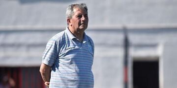 El DT Académico había dado un paso al costado\u002E Pero seguirá durante la Copa\u002E
