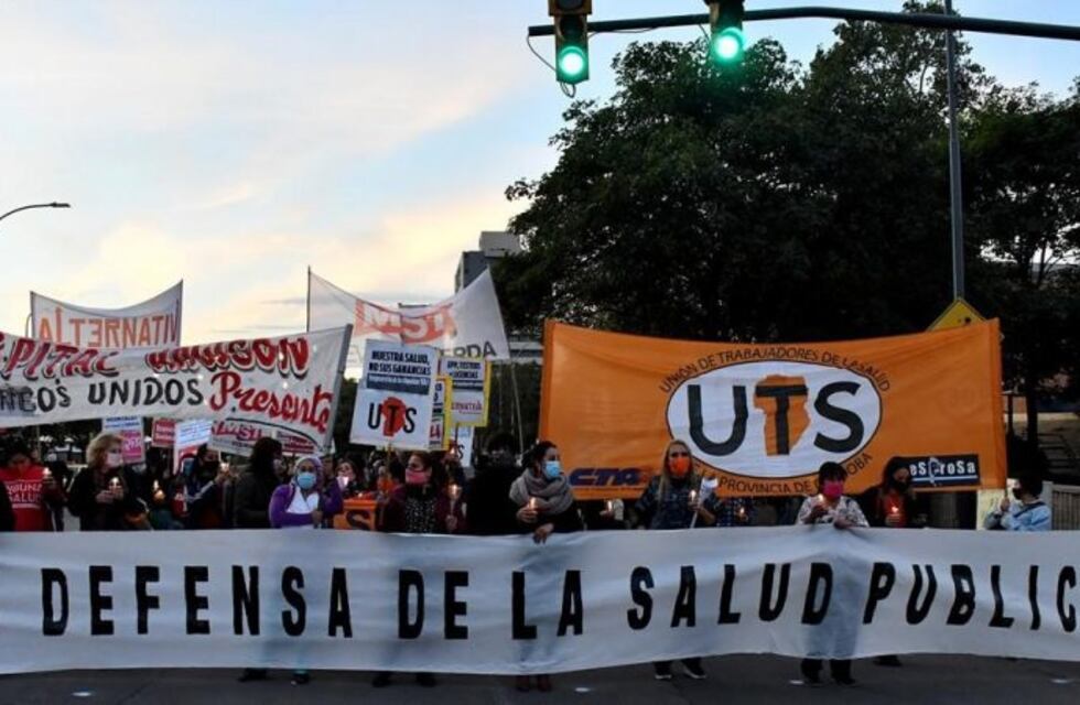 Se llevó a cabo la marcha de las antorchas en el polo sanitario