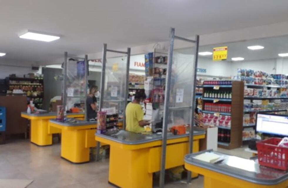 Podrían continuar las restricciones en los horarios comerciales