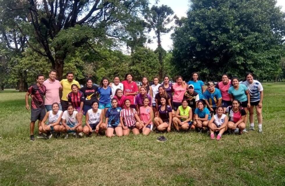 Fútbol femenino: UTHGRA arrancó la pretemporada