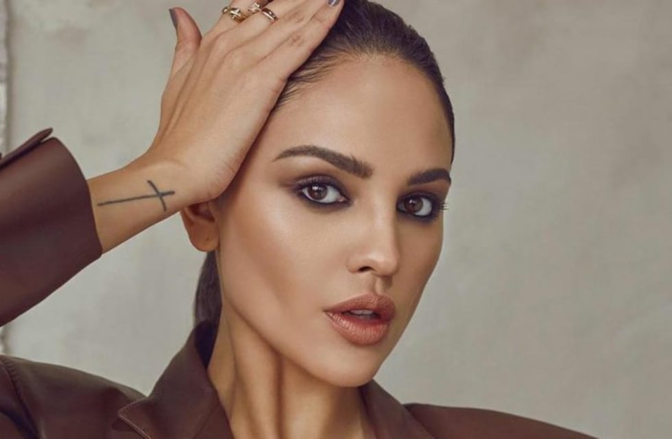 Eiza González compartió en las redes sociales su novedoso y original tatuaje nuevo