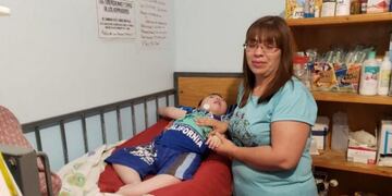 Una familia con amor (ElDoce\u002Etv)\u002E