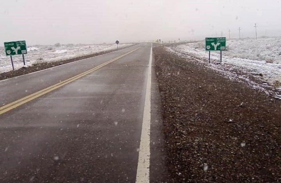 Por intensas nevadas cortaron la ruta 40 en el ingreso a Malargüe