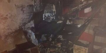 La vivienda quedó destruida por el fuego\u002E