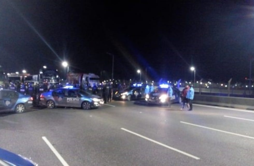 Protesta de camioneros autoconvocados: cortes en Lugones y Dorrego y en la autopista Illia
