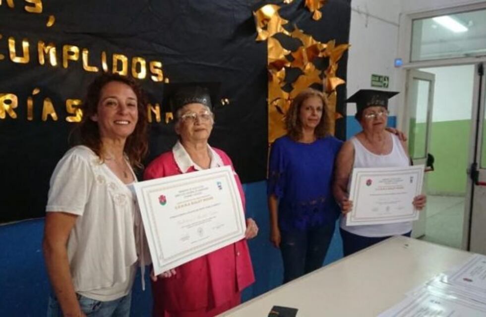 Bialet Massé: dos abuelas terminaron sus estudios secundarios a los 80 años